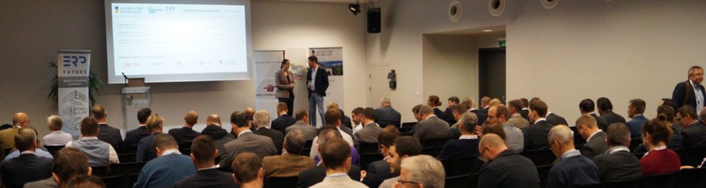 Prof. Dr. Sylvia Geyer, Rektorin der FH Technikum Wien, und Dr. Felix Piazolo, Institut für Strategisches Management, Marketing und Tourismus der Universität Innsbruck, freuten sich, bei der ERP Future 2022 mehr als 130 Teilnehmende aus unterschiedlichen Branchen aus Österreich, Deutschland und der Schweiz in Wien begrüßen zu dürfen.